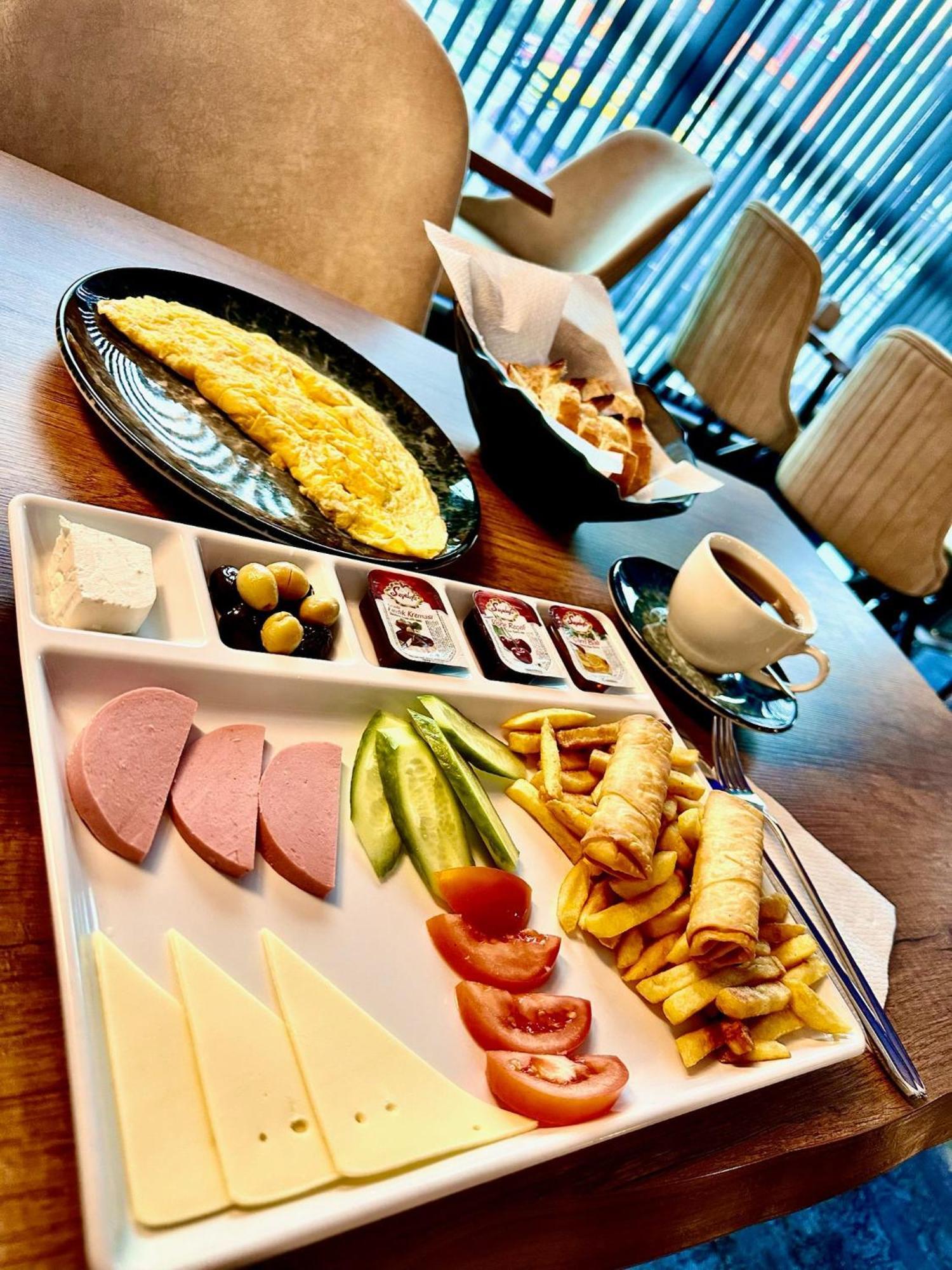 Skymoon Istanbul Airport Hotel Arnavutkoy Екстер'єр фото